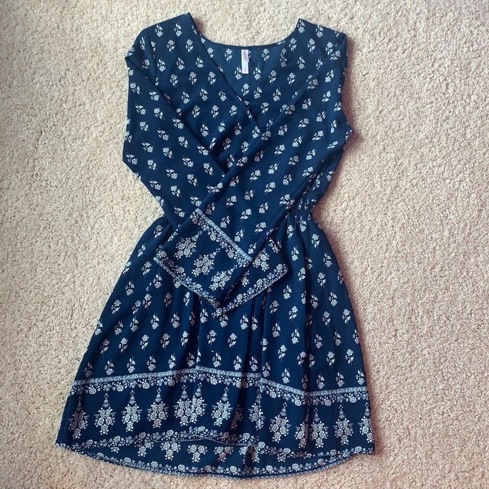 XS Xhilaration Navy and White Floral Dress